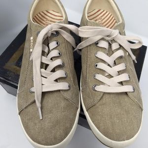 TAOS WOMEN'S STAR SNEAKERS SIZE 10